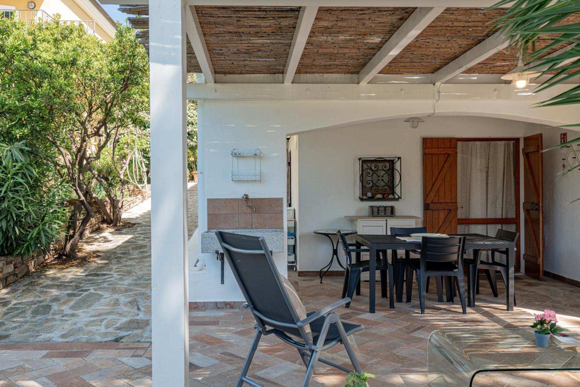 Casa Donatella, In Riva Al Mare! Vila Cala Liberotto Exterior foto